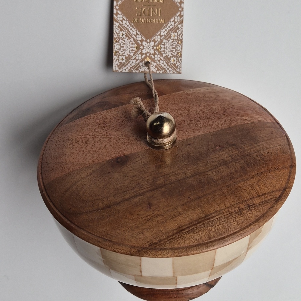 Mocha Checkered Stoneware Serving Bowl with Wooden with Lid - Picture 3 of 10
